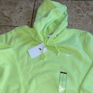 NWT! Men’s Nike hoodie - size L